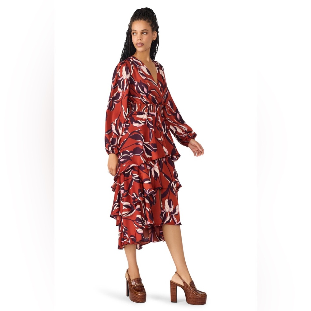 Steve Madden: BEI Dress in Dieberry Color. Elegant Floral Long Sleeve Dress
